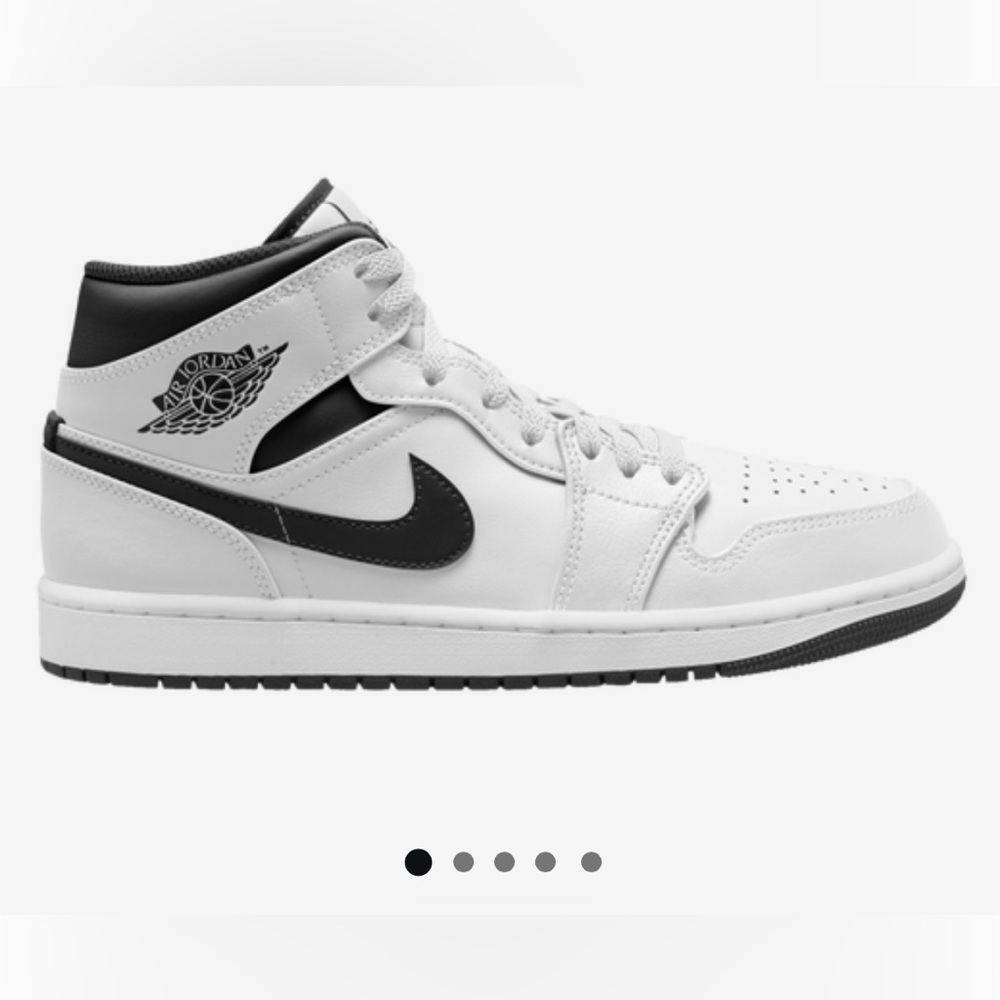 NIKE AIR Jordan 1 MID - Size 7 Youth (BRAND NEW IN BOX)